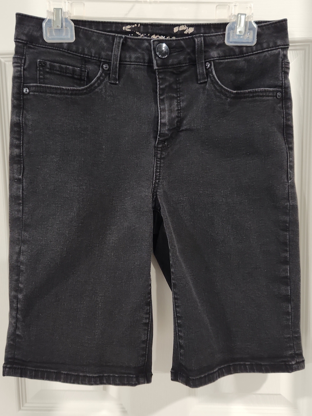 Seven7 Sunset Bermuda Shorts Womens Size 8 Black Denim Stretch Jean Distressed